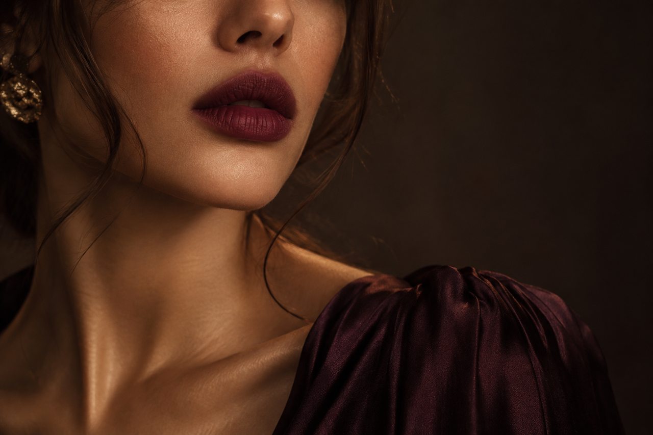 آرایش ادیتوریال لب با طیف بری و مرزهای محو؛ تصویرسازی اختصاصی، نه عکس نمونه‌کار